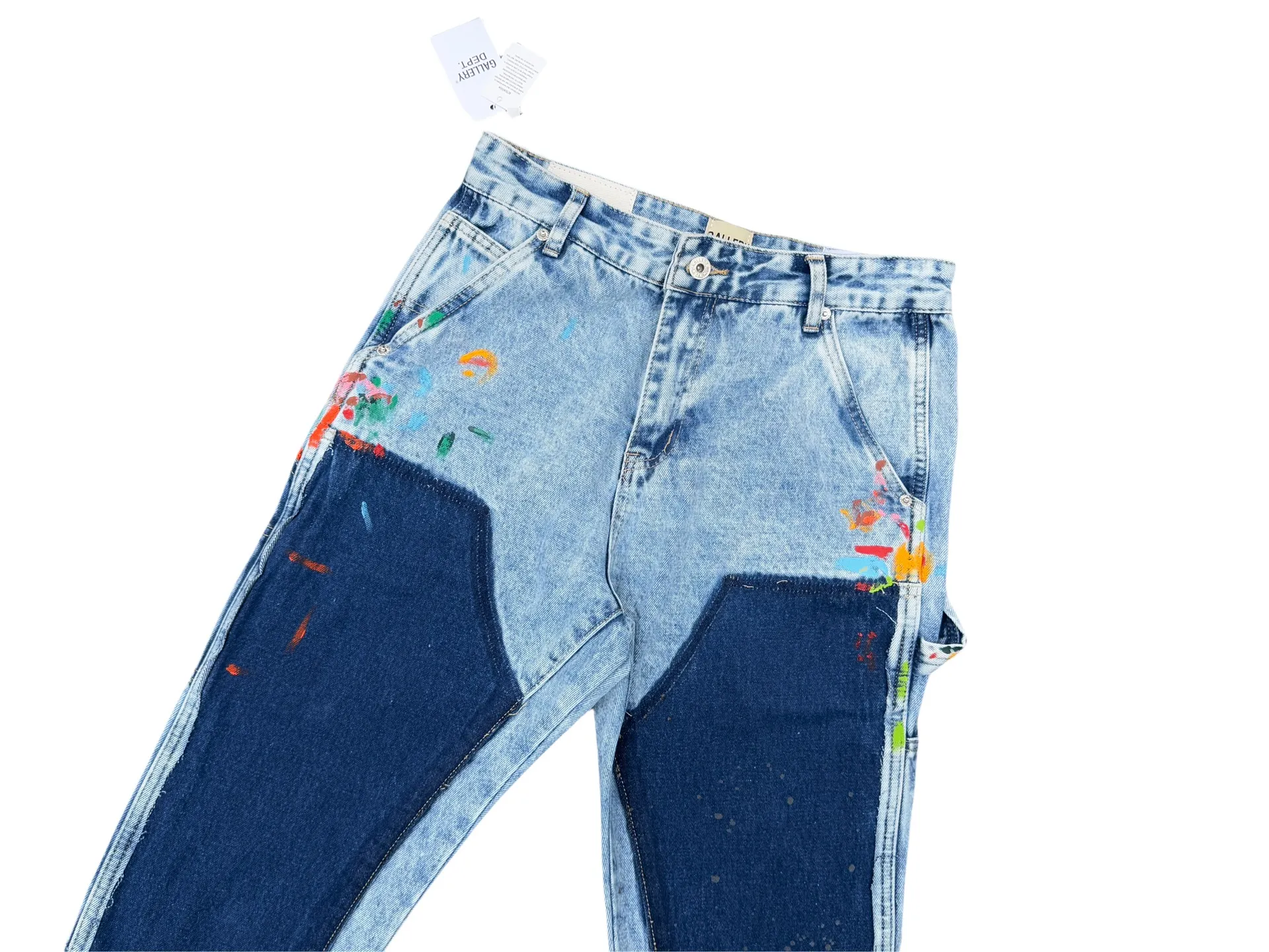 P250💰G94 GALLERY DEPT. Spliced ​​patches, ink-splashed denim bell-bottoms, washed distressed patchwork jeans, denim washing factory. During the process, the owner of the washing factory helped introduce a boss who once worked at Levi's OEM factory and then started his own business. This also paved the way for the following styles. Therefore, Levi's remodeled single product for the base plate is really familiar. Whether it is the fabrics supplied or the lathes used in production, there is nothing to choose from. -Color: blue -Number of codes: 28 30 32 34 36